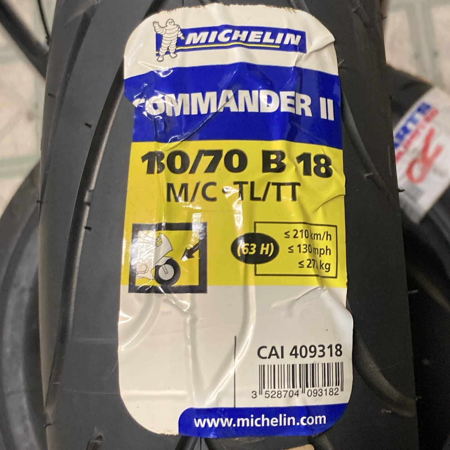 NEW MICHELIN 38921 COMMANDER II 130/70 B18 M/C 63H , FRONT TIRE