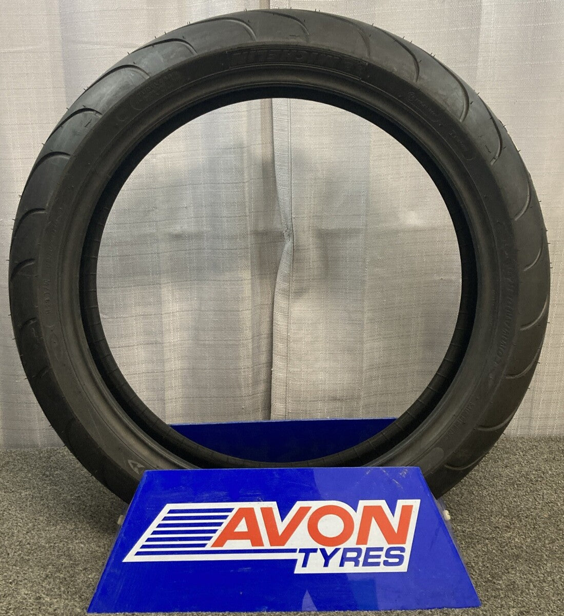 NEW MICHELIN 38921 COMMANDER II 130/70 B18 M/C 63H , FRONT TIRE