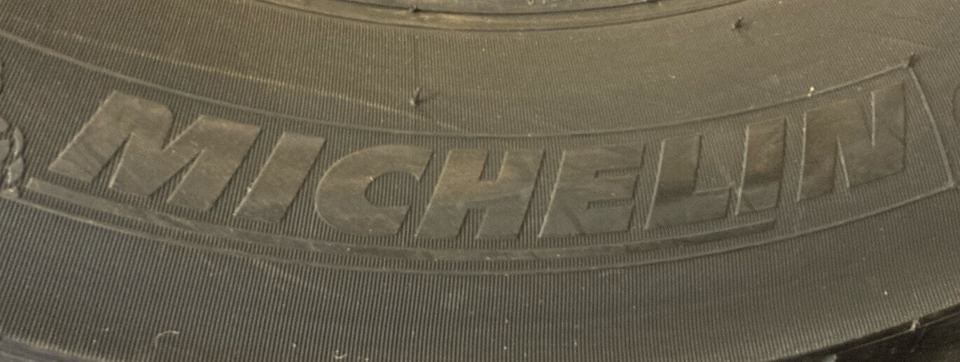 NEW GENUINE MICHELIN 170/80B15 77H COMMANDER II REAR TIRE