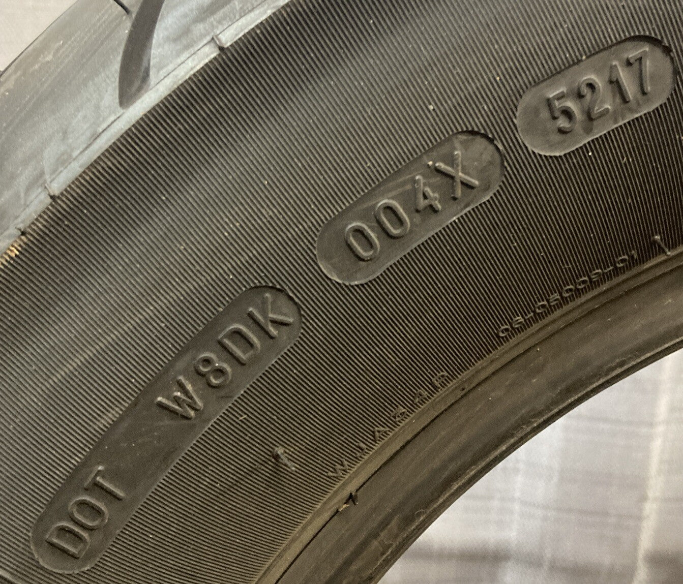 NEW GENUINE MICHELIN 170/80B15 77H COMMANDER II REAR TIRE