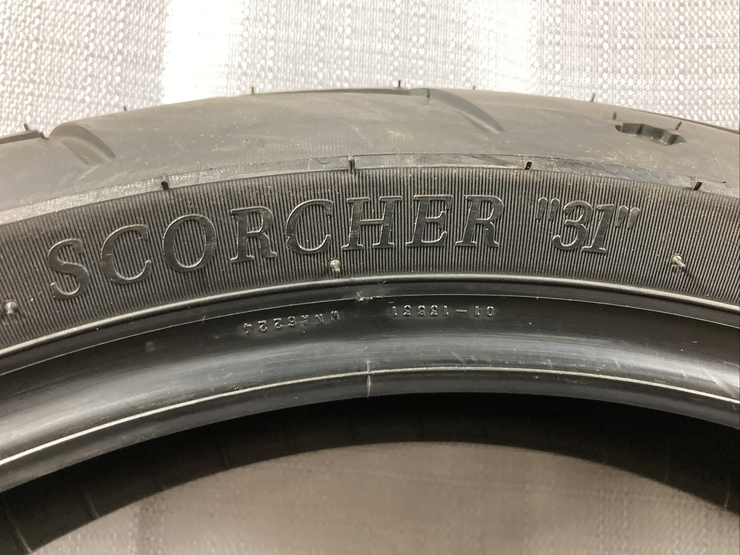 NEW MICHELIN SCORCHER "31" 130/70 B 18 63H FRONT MOTORCYCLE TIRE CAI559098