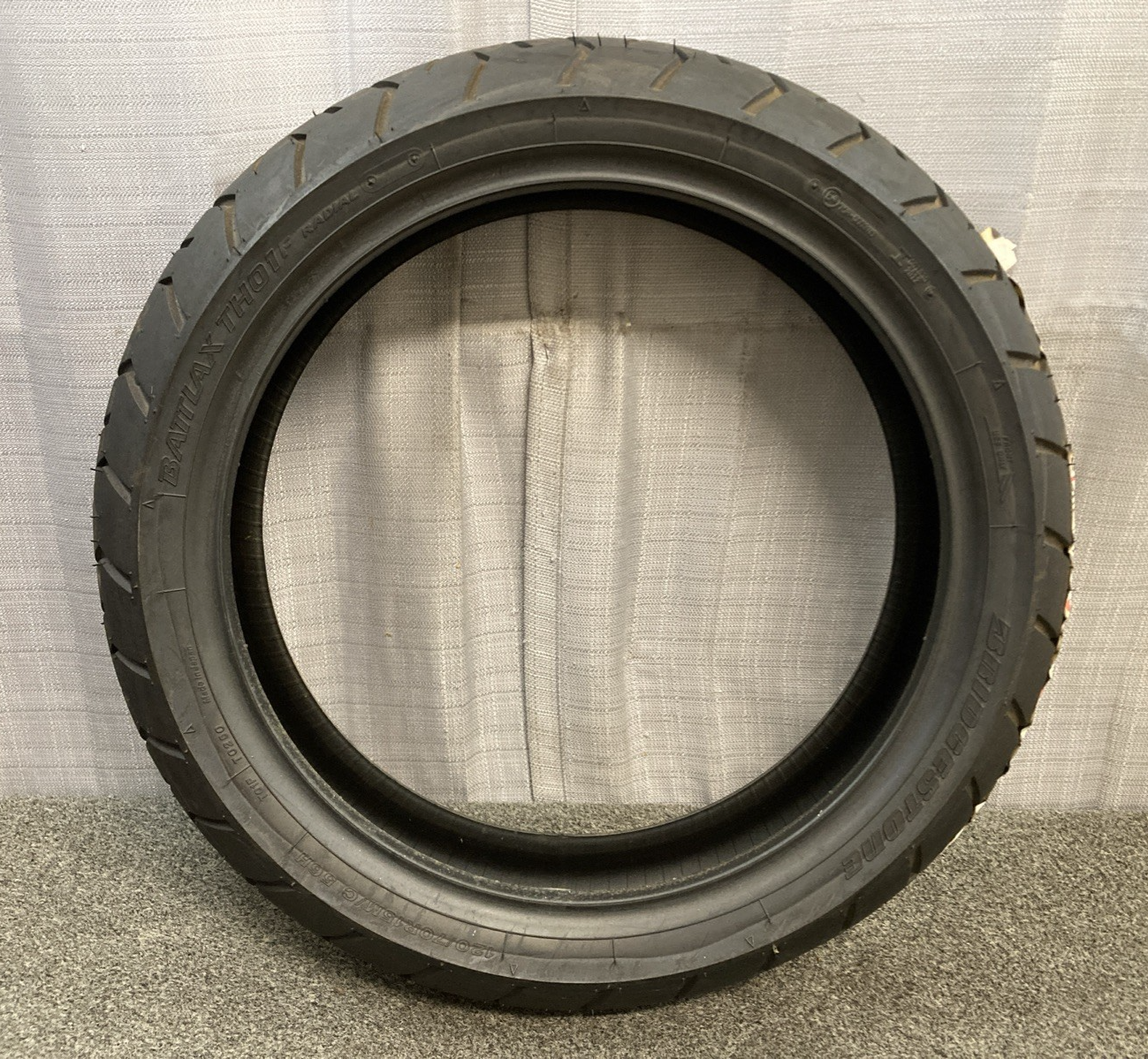 NEW BRIDGESTONE BATTLAX TH01 120/70R15 56H TL FRONT MOTORCYCLE TIRE 146387