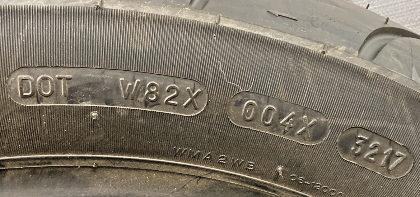 NEW GENUINE MICHELIN COMMANDER II 140/80 B 17 M/C 69H TL FRONT MOTORCYCLE TIRE