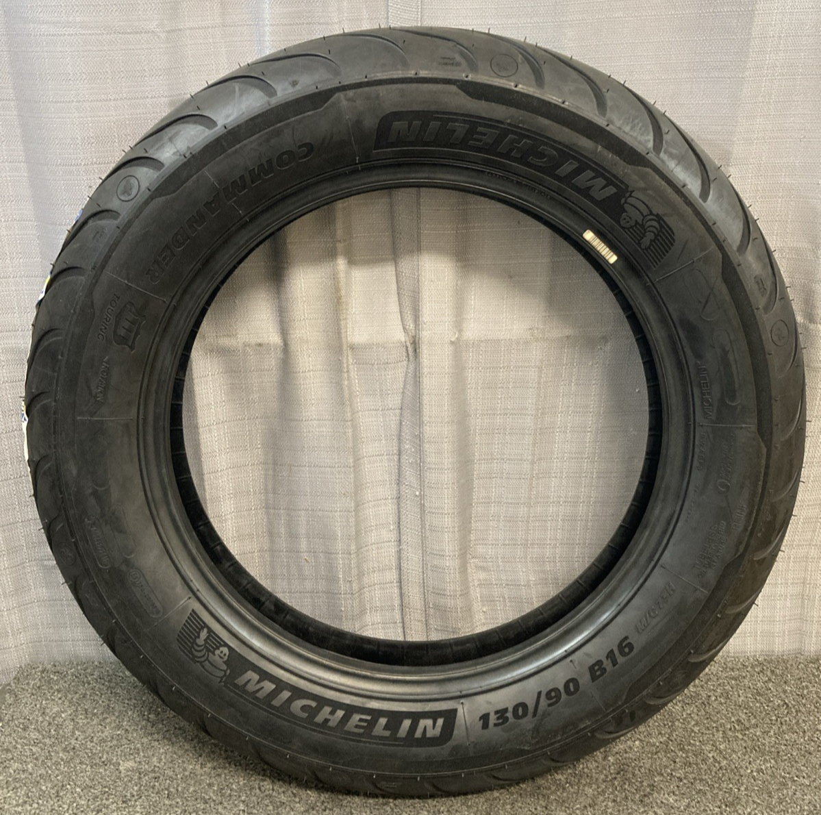 NEW GENUINE MICHELIN COMMANDER III 130/90 B16 M/C 73H TL  MOTORCYCLE TIRE
