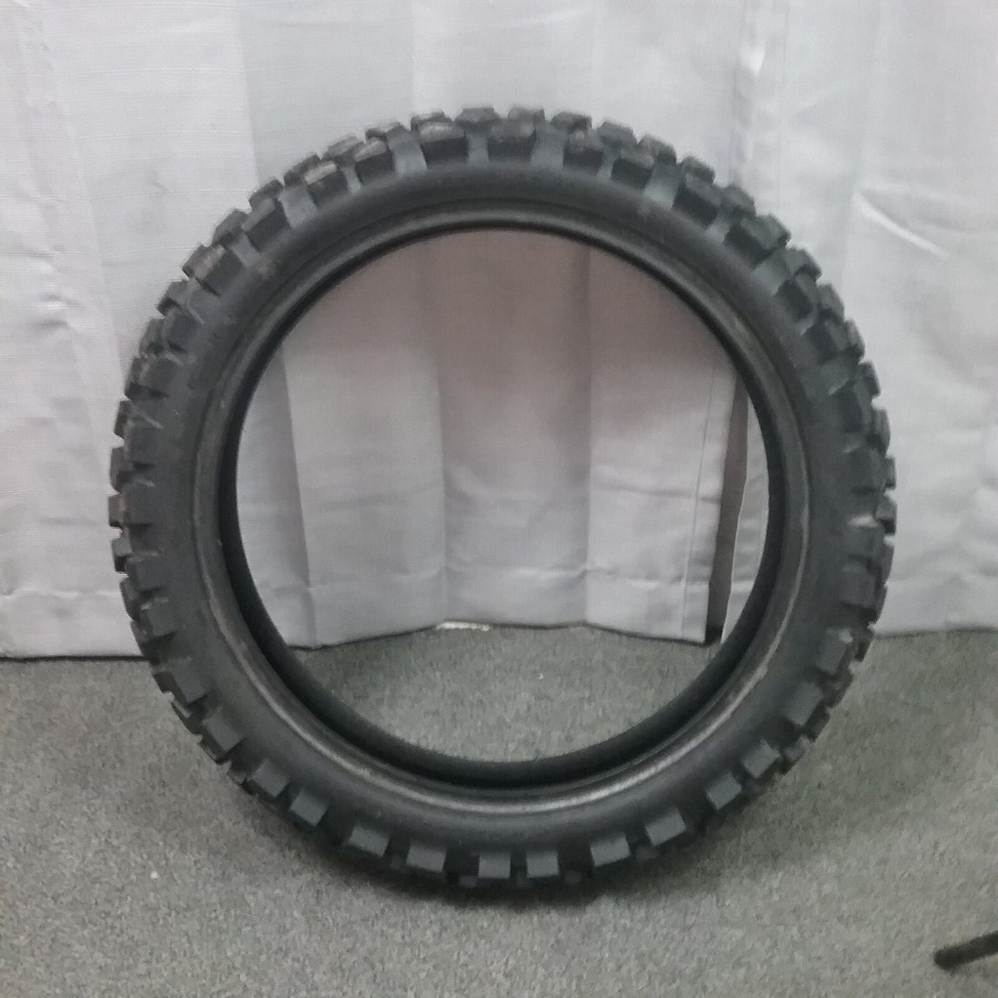 DUNLOP D605 45154646 4.60-18 Rear Tubeless Motorcycle Tire