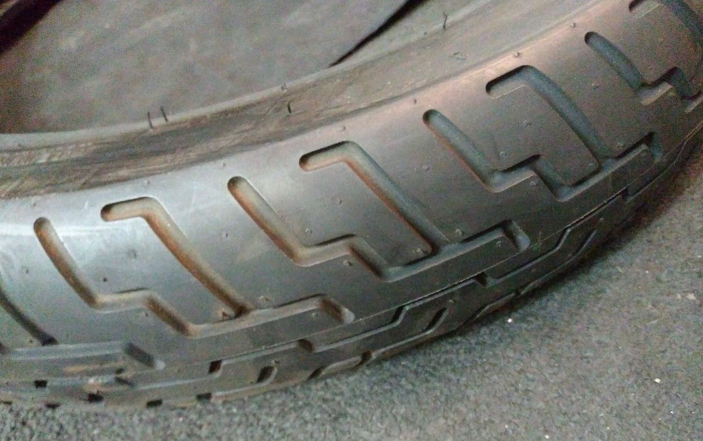 NEW Dunlop D404 / 120/90-18W / 65H / Tubeless Tire / Motorcycle / Front