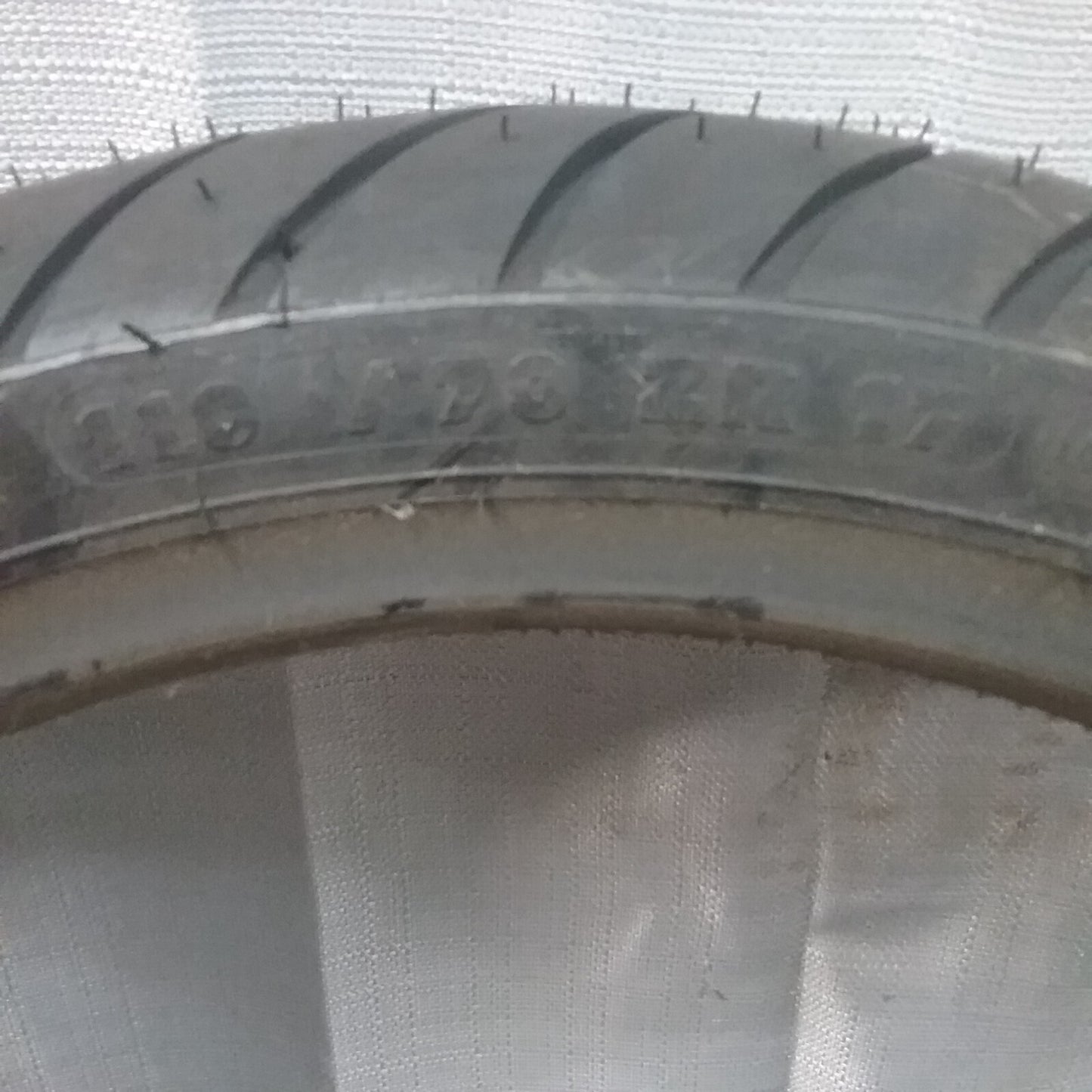 NEW MICHELIN 18-9576 PILOT ROAD 110/70ZR17 FRONT MOTORCYCLE TIRE
