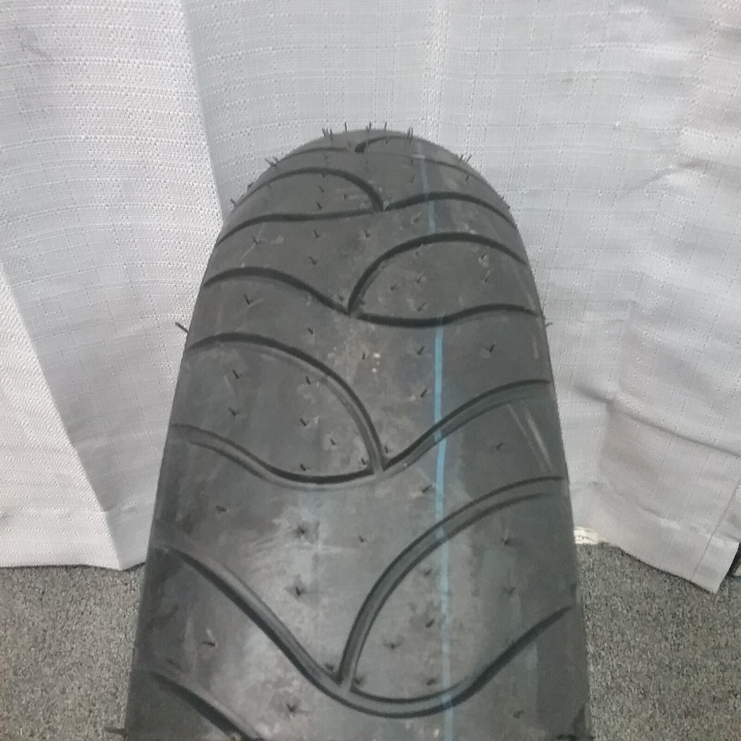 NEW MICHELIN 18-9576 PILOT ROAD 110/70ZR17 FRONT MOTORCYCLE TIRE