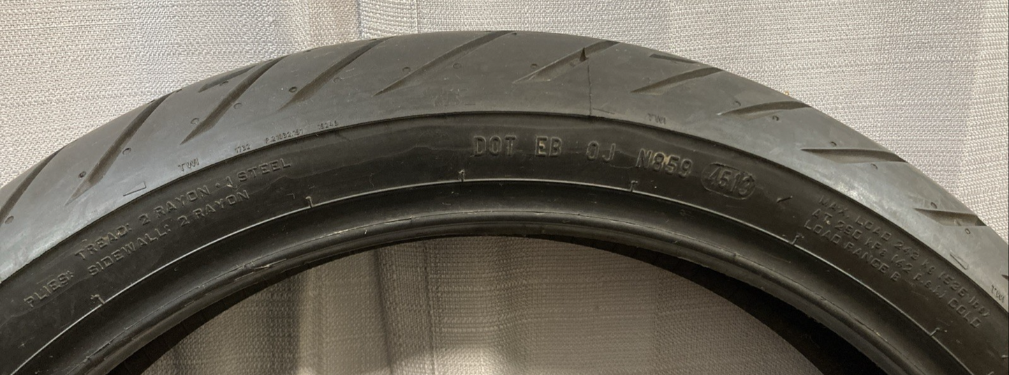 NEW GENUINE METZELER ROADTEC Z8 INTERACT 120/70 ZR 18 M/C 59W FRONT M/C TIRE