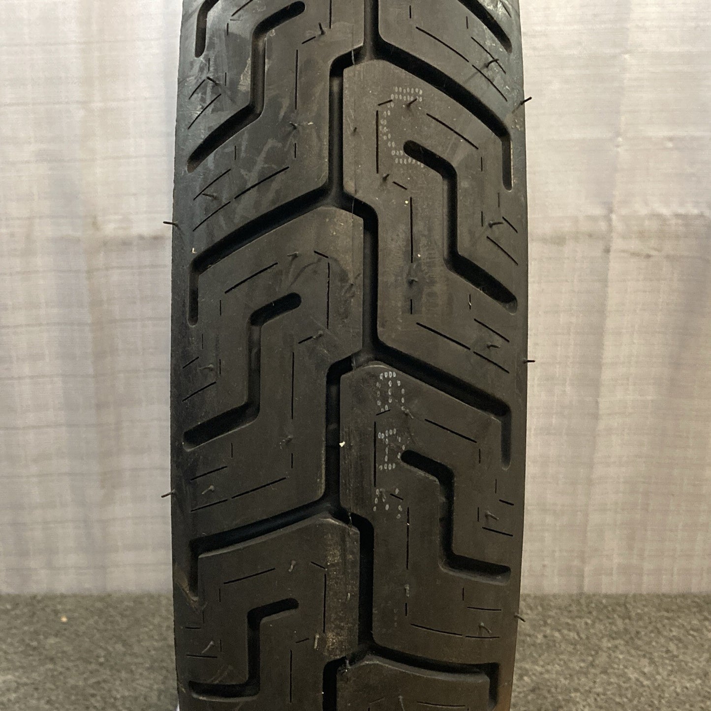 NEW GENUINE DUNLOP D401 130/90 B16 73H Rear TL Motorcycle Tire For Harley