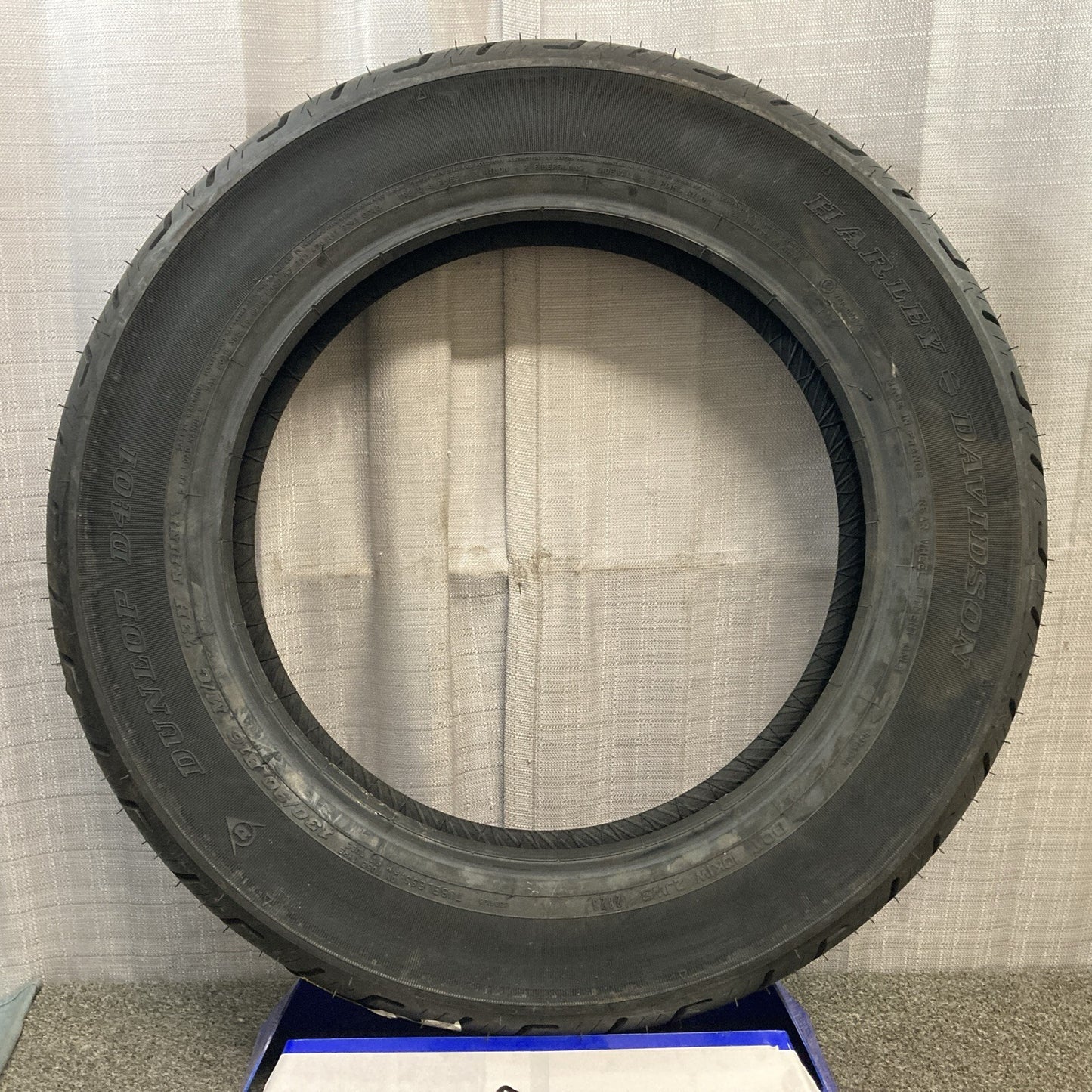 NEW GENUINE DUNLOP D401 130/90 B16 73H Rear TL Motorcycle Tire For Harley