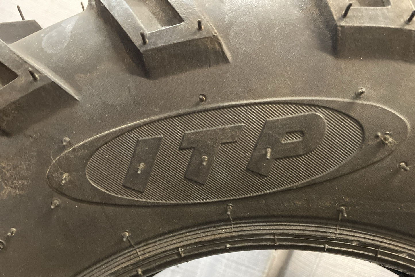 NEW GENUINE ITP 56A037 MUD LITE 24X8-12 TL 6 PLY ATV TIRE