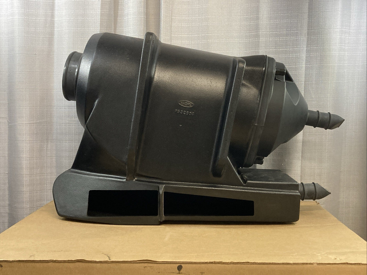 NEW GENUINE FREIGHTLINER DN-EPG11-0314 AIR CLEANER ASSEMBLY