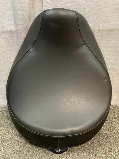 NEW GENUINE TRIUMPH T2305689 Seat, Front