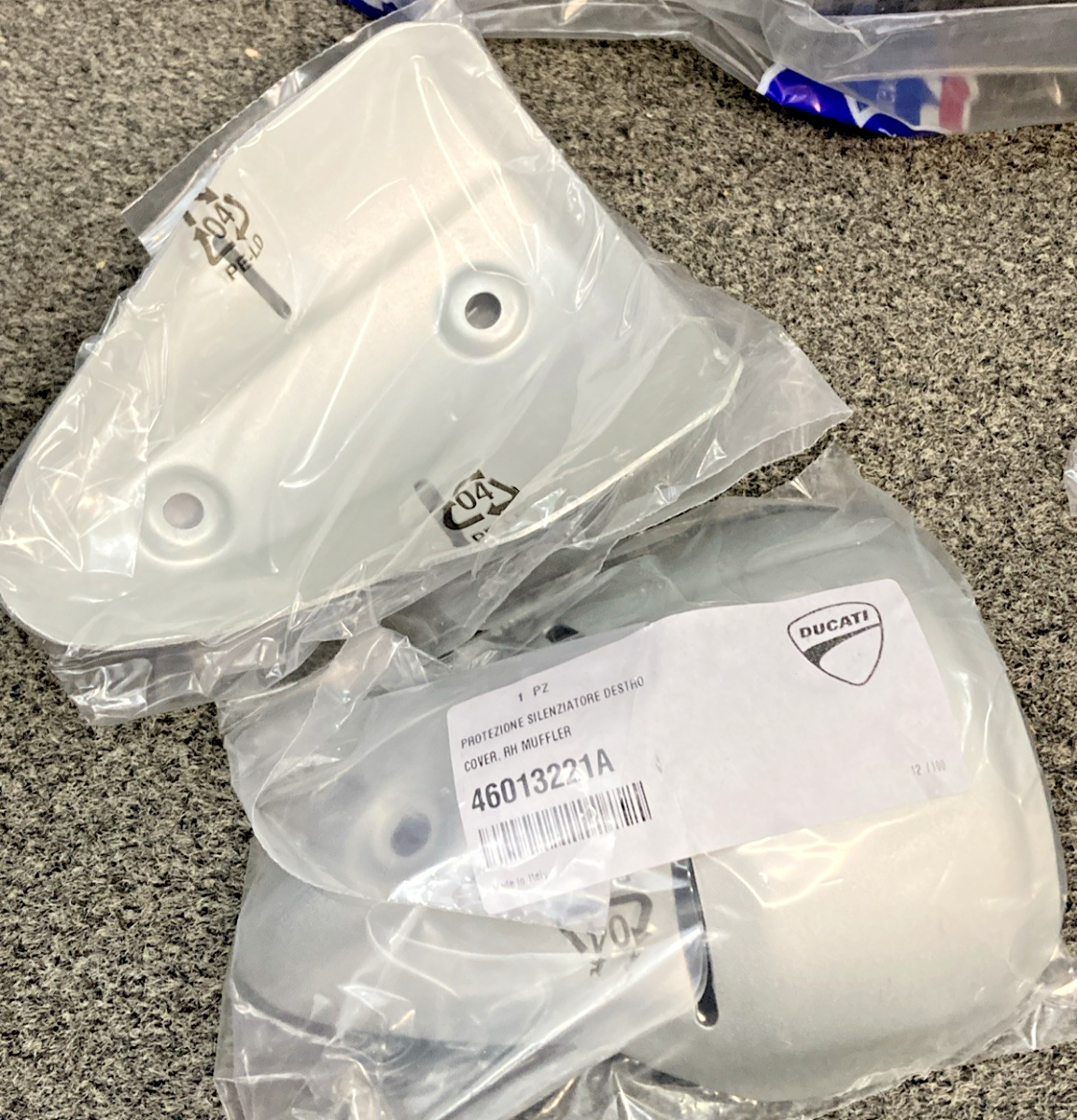 NEW GENUINE DUCATI TERMIGNONI 96457710B MONSTER 696 CARBON SLIP-ON EXHAUST