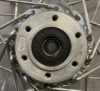 GENUINE VICTORY BEHR 5133678 21X2.15 40 SPOKE FRONT WHEEL ASSEMBLY CHROME