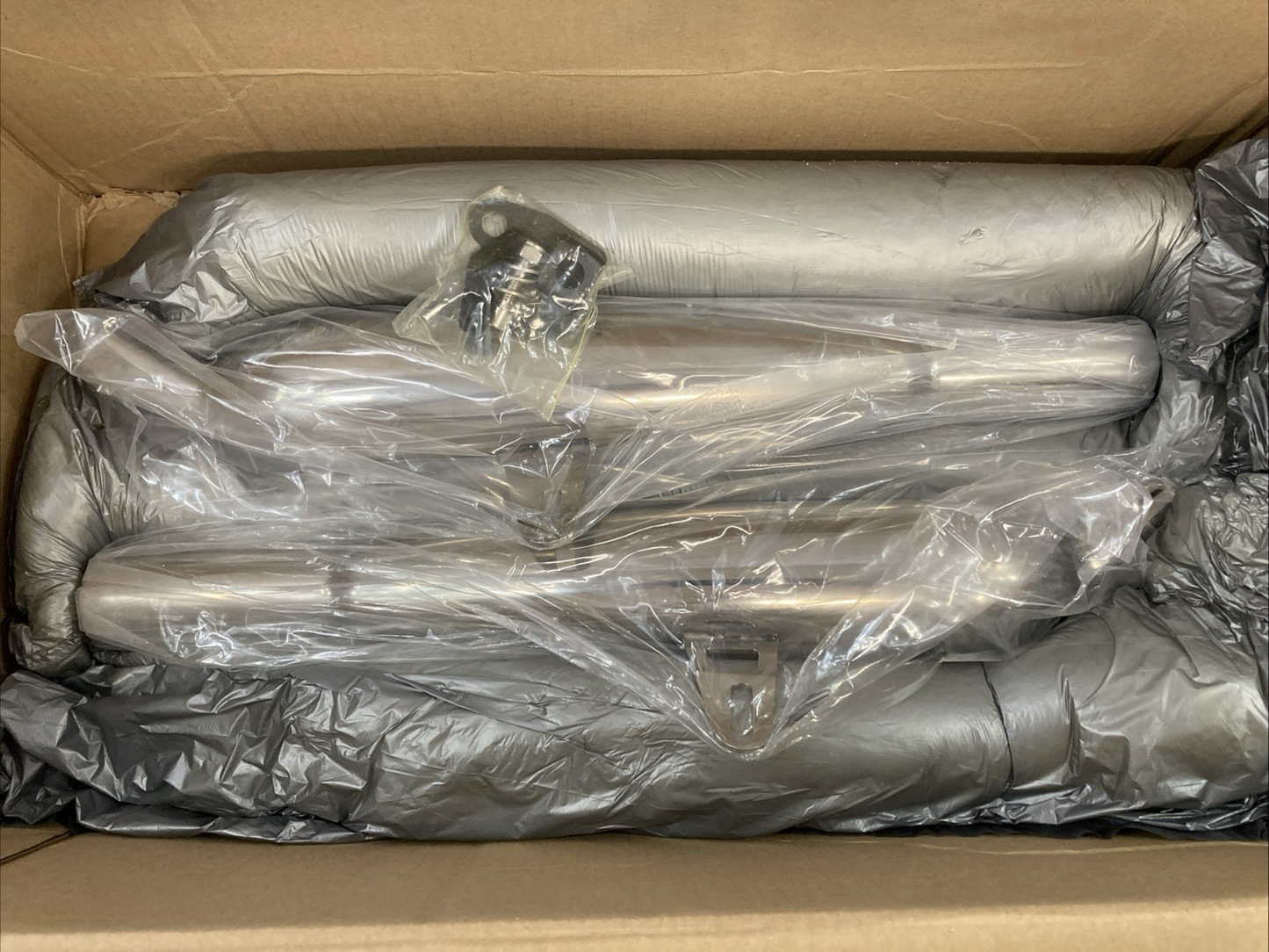 NEW GENUINE BRITISH CUSTOMS BC902-010-V2-P BONNEVILLE T100 SLEEPER SILENCERS