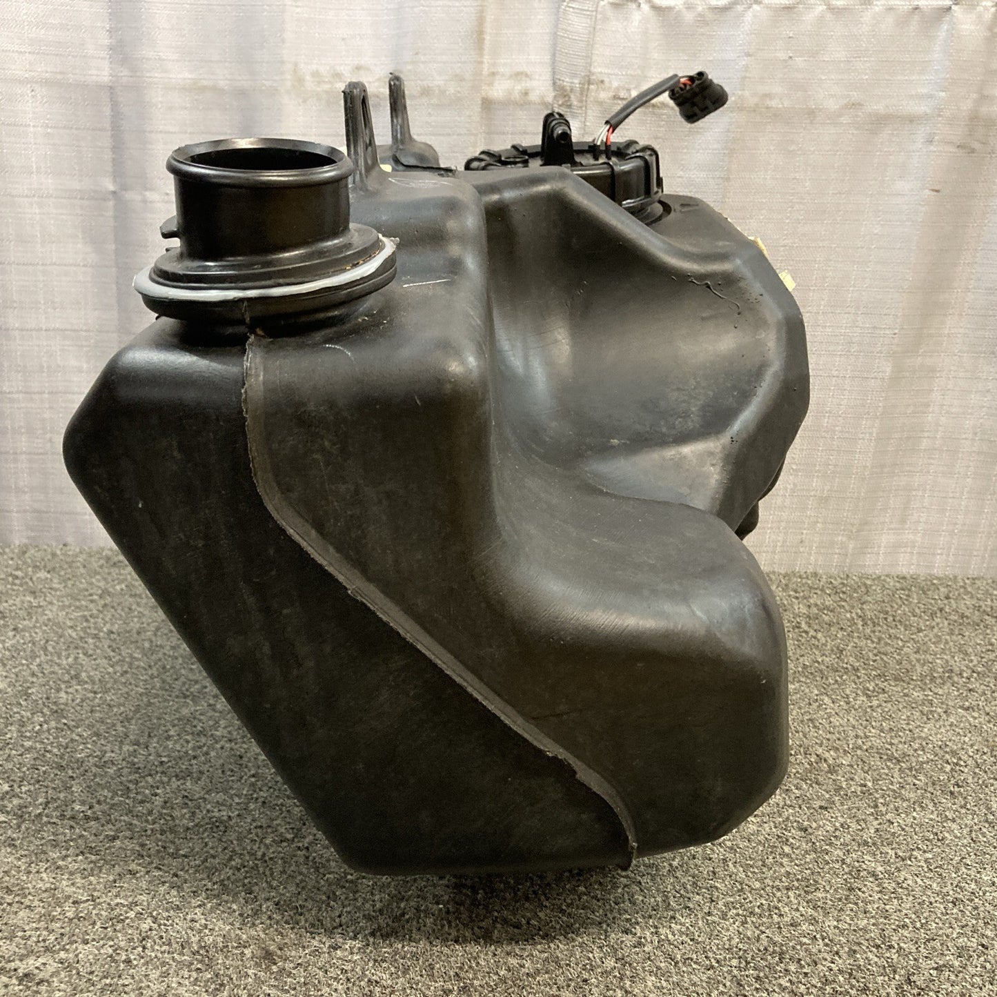 New Genuine Polaris 5436812 P01P4-0634066 Fuel Tank