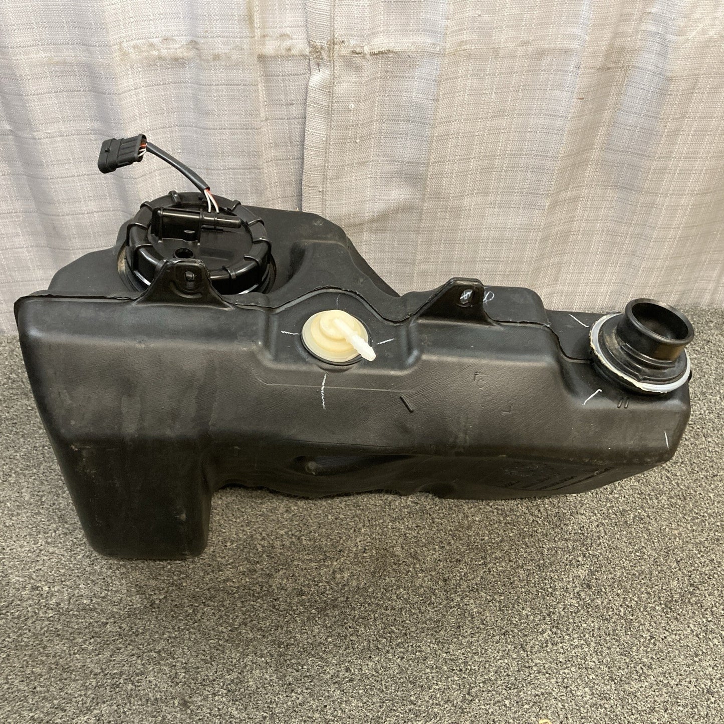 New Genuine Polaris 5436812 P01P4-0634066 Fuel Tank