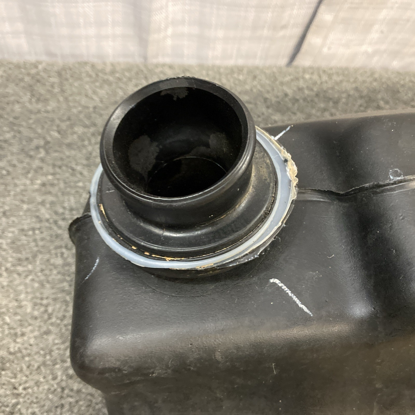 New Genuine Polaris 5436812 P01P4-0634066 Fuel Tank