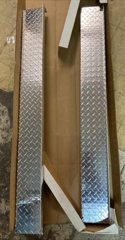New Genuine PUTCO 19-1594-1 THREAD-BRITE RUNNING BOARDS