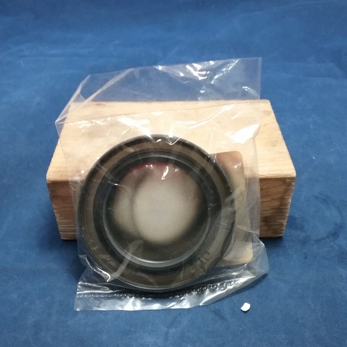 NEW GENUINE SUZUKI 09283-42011 OIL SEAL, FINAL DRIVEN, RH