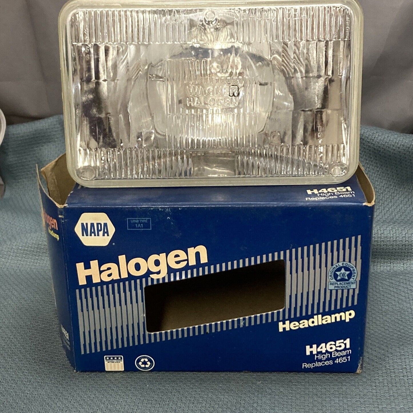 NEW NAPA H4651 HALOGEN HEADLAMP, HIGH BEAM