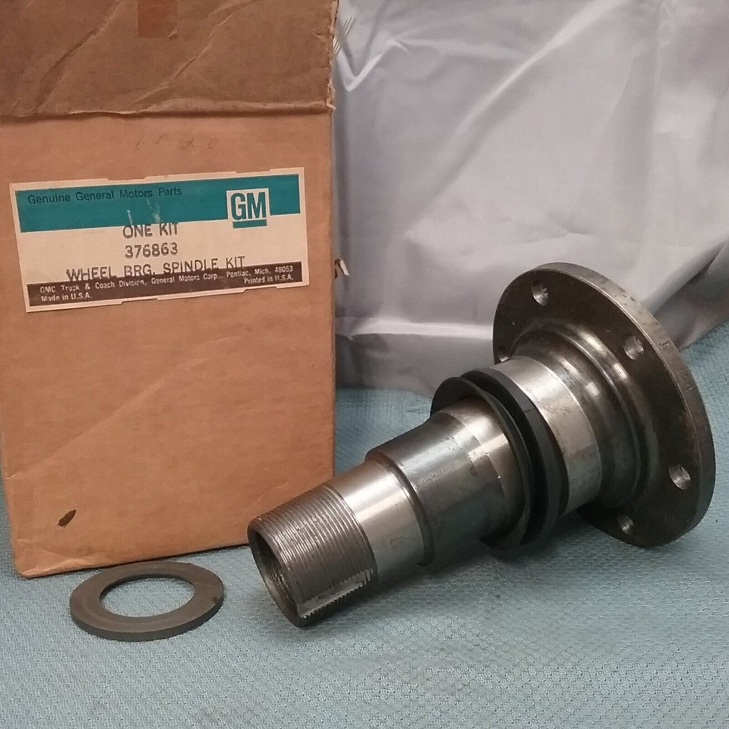 NEW GENUINE GM 376863 WHEEL BEARING SPINDLE KIT