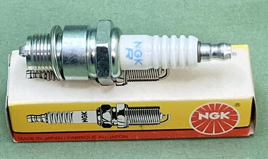 QTY 2 NEW NGK 4122 BR7HS SPARK PLUG