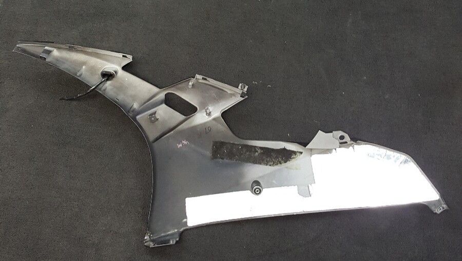 USED GENUINE YAMAHA 2C0-28395-00 YZF R6 Right Lower Mid Fairing Cowl Silver