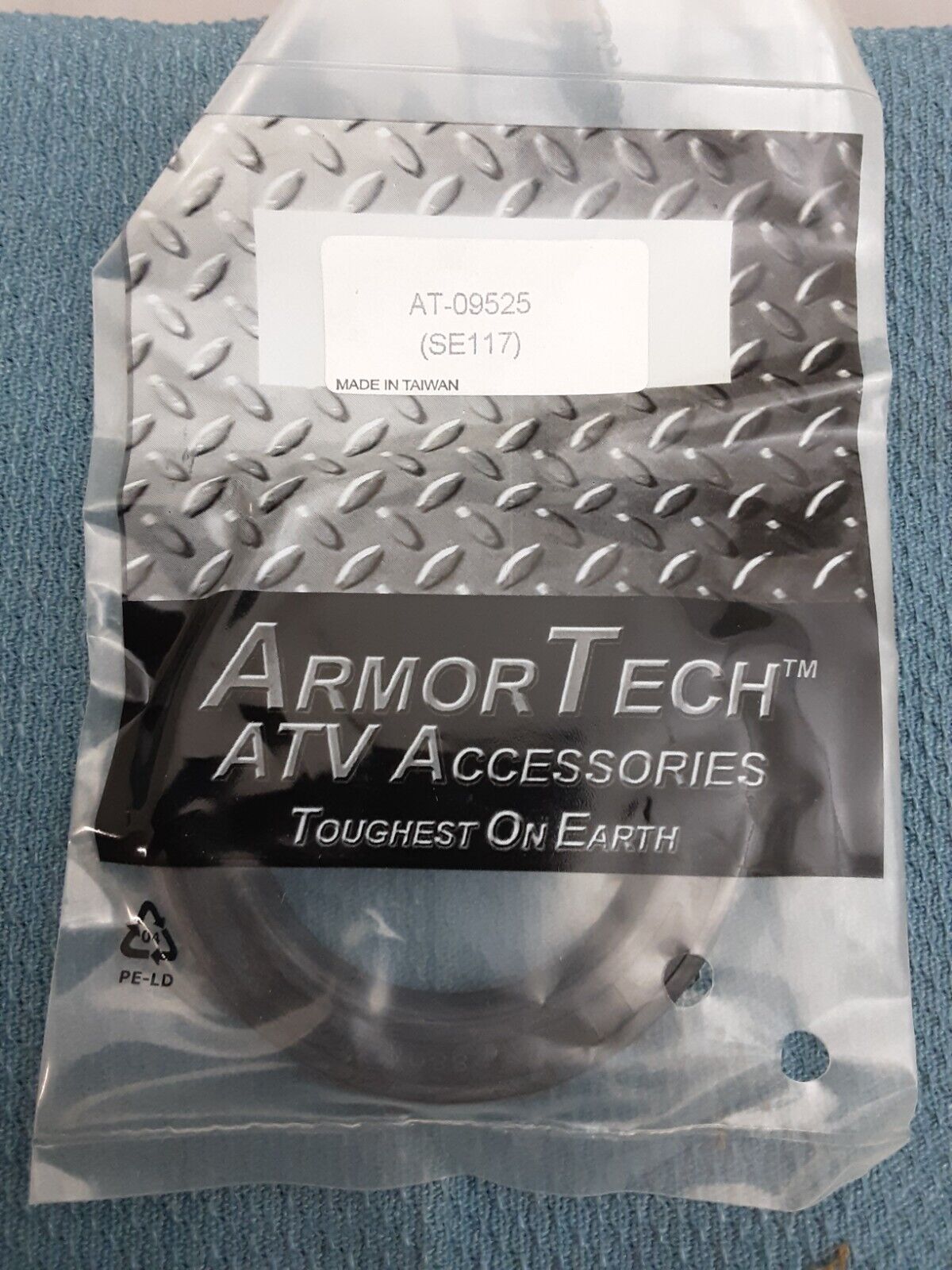 NEW GENUINE ARMOR TECH AT-09525 REAR SEAL LIP 48x68x8 SE117
