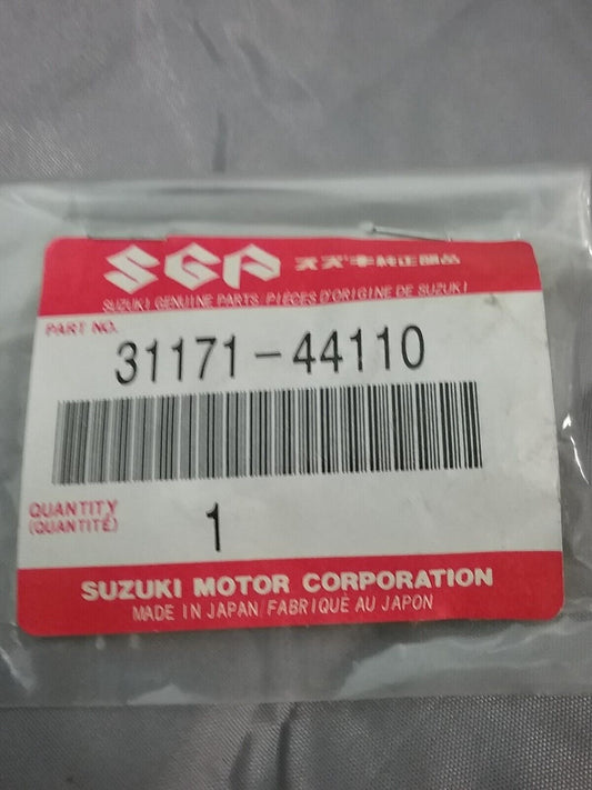 NEW GENUINE SUZUKI 31171-44110 BUSHING (B) STARTING MOTOR GS1100
