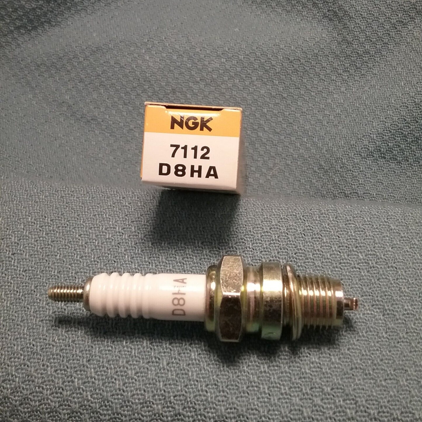 QTY 2, NEW NGK D8HA Nickel Spark Plug 7112 HONDA 998066-58717 ATC110 79-81