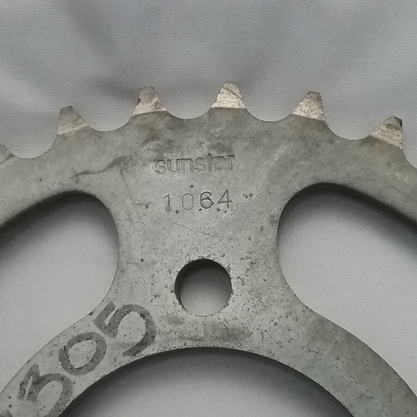 NEW SUNSTAR SPROCKET 1064 33T