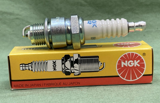 QTY 2 NEW NGK 7022 BPR6HS SPARK PLUG