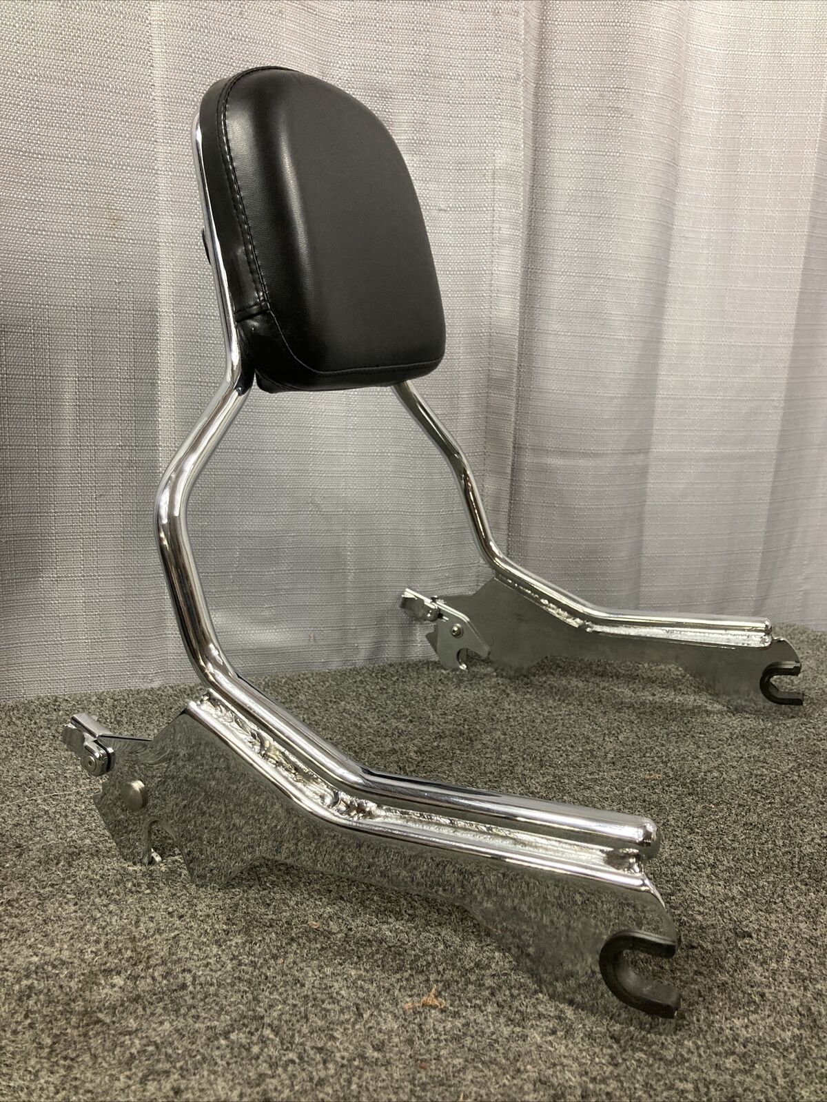 HARLEY DAVIDSON 52300437 HoldFast Sissy Bar Upright Standard Height Chrome