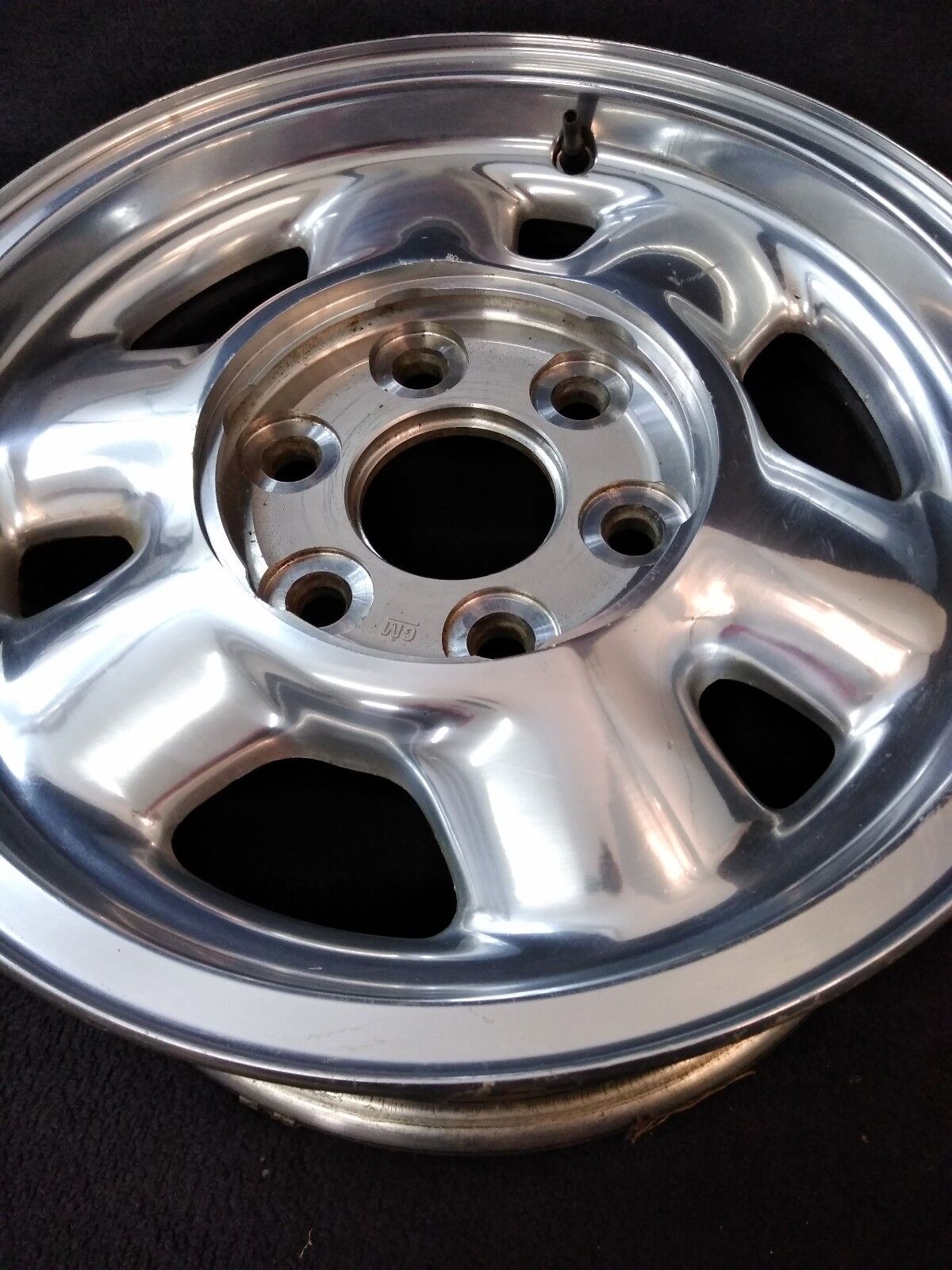 GMC Sierra Yukon 1500 / 1999-2003 16"x7" Stock Polished Rim/Wheel / No Cap