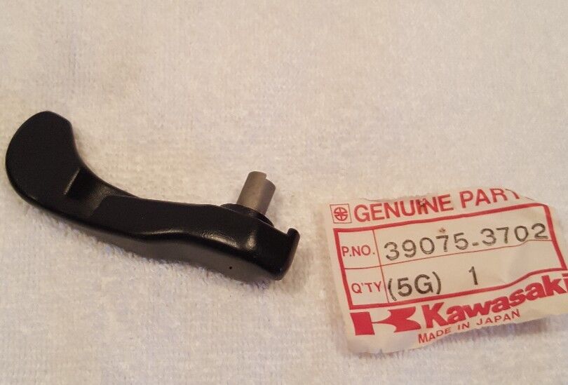 NEW GENUINE KAWASAKI 39075-3702 LEVER-THROTTLE JS550-A5 1986