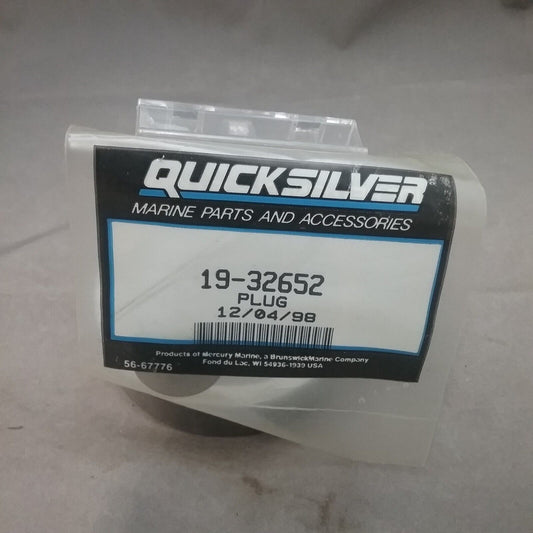 QTY2 NEW QUICKSILVER 19-32652 PLUG MERCRUISER  223 225S OUTDRIVE 120 140 165 228