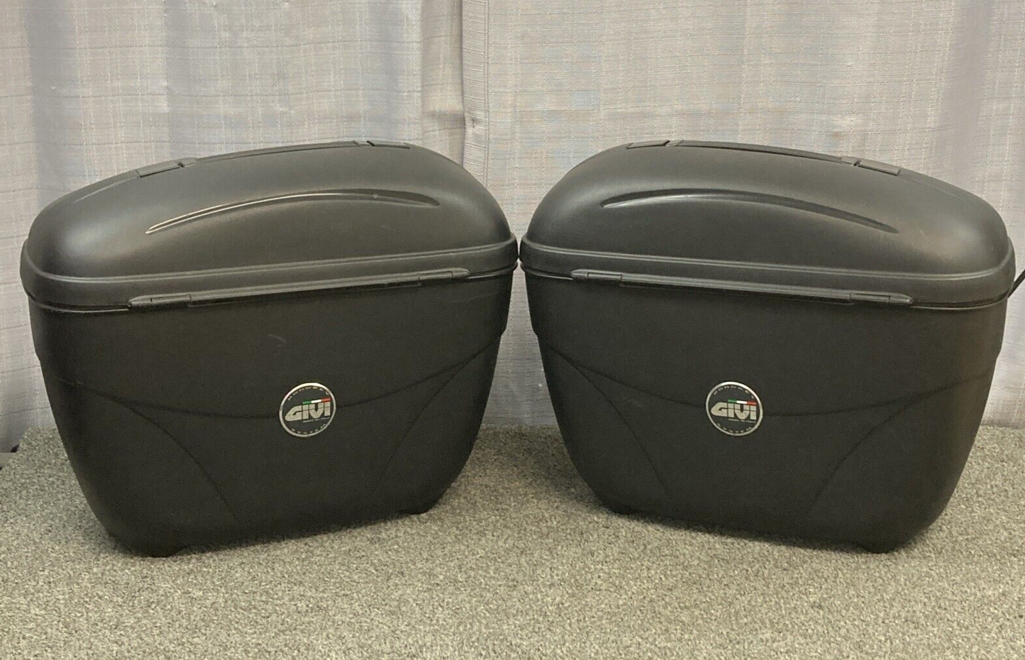 QTY 2 NEW GIVI E21N PANNIER SIDE BAGS