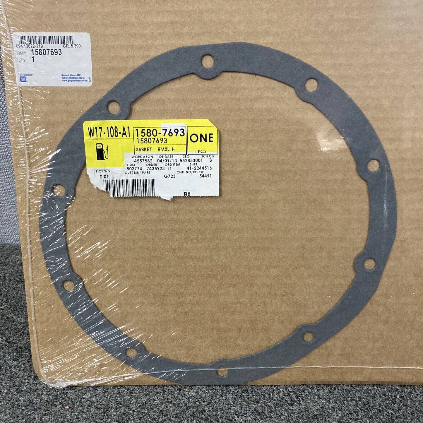 NEW GENUINE GM 15807693 Gasket, Rear Axle Housing Cover