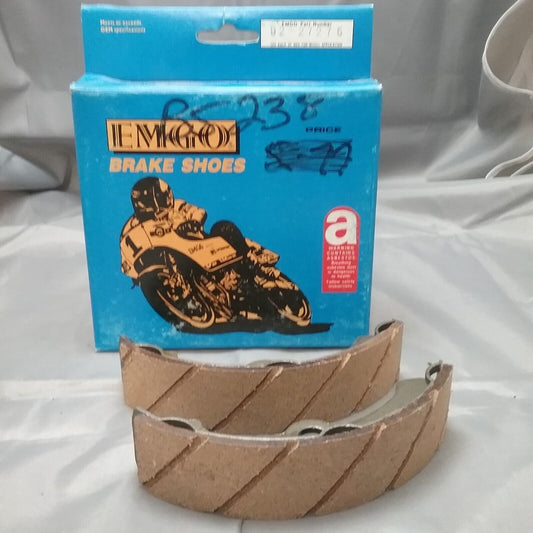 NEW EMGO 92-27275 WATER GROOVED REPLACEMENT BRAKE SHOES