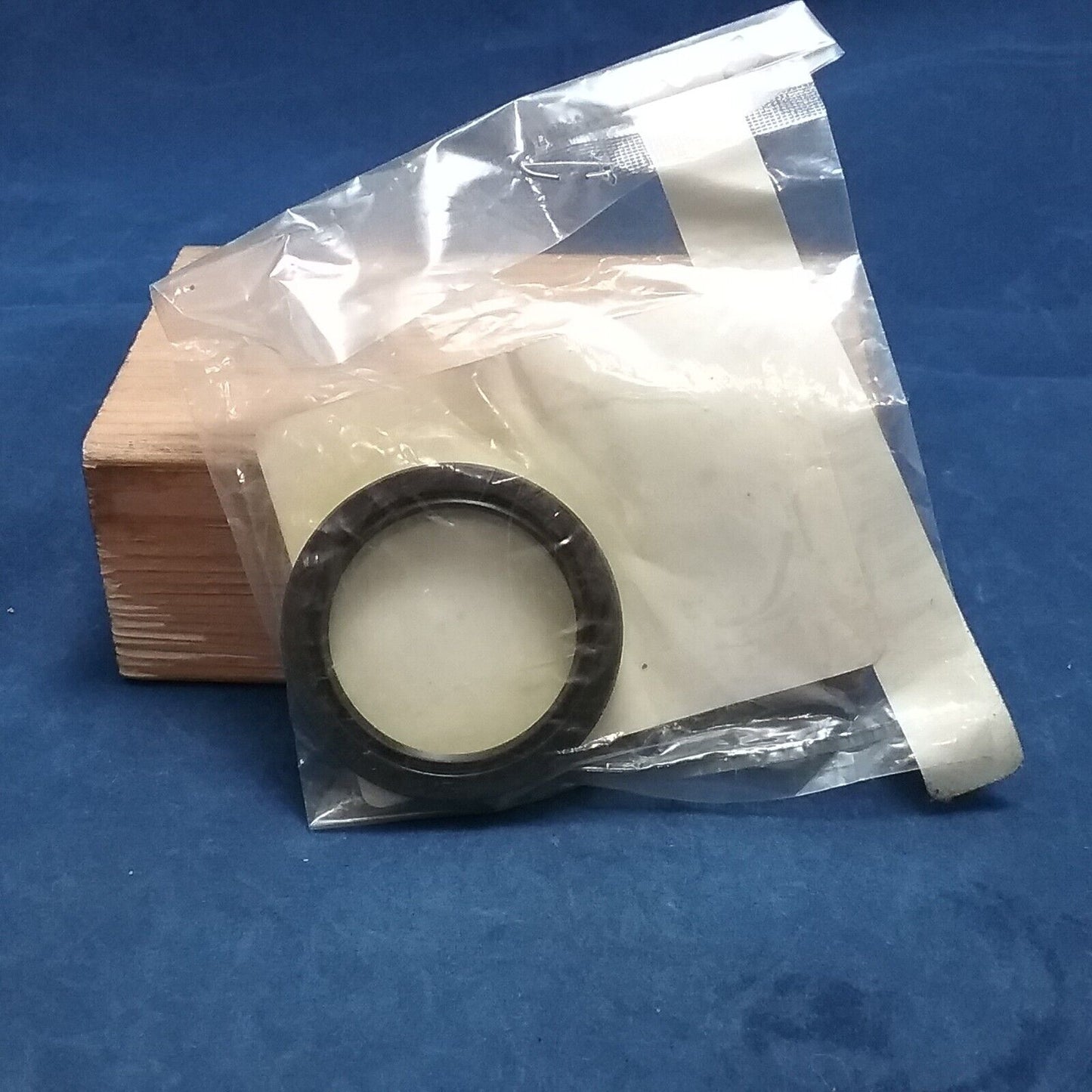NEW GENUINE SUZUKI 09283-32003 OIL SEAL TRANSMISSION TS250