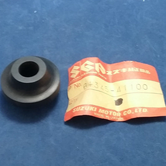 NEW GENUINE SUZUKI 61345-41100 ROLLER, REAR SWINGING ARM RM125