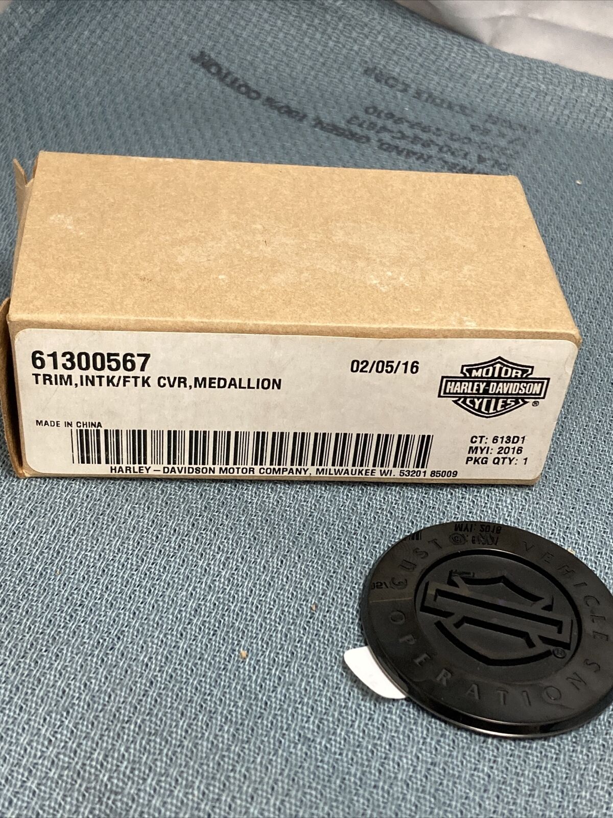 NEW GENUINE HARLEY DAVIDSON 61300567 TRIM, INTK/FTK CVR, MEDALLION