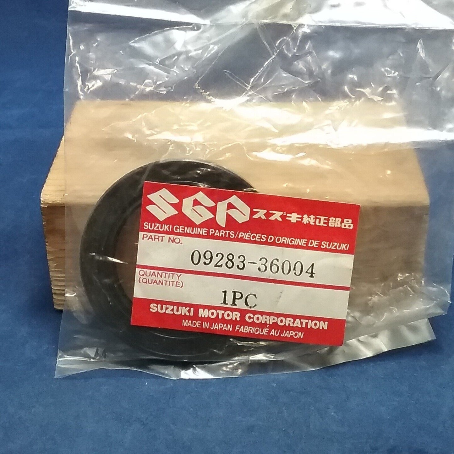 NEW GENUINE SUZUKI 09283-36004 OIL SEAL, RH 36X52X8 CRANKSHAFT