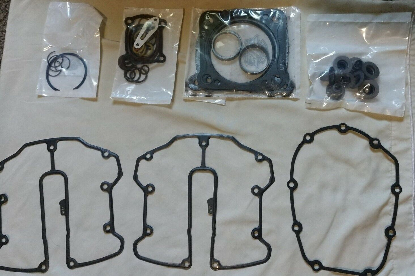 NEW Genuine Harley Davidson Gasket Kit, Engine Overhaul 25700730