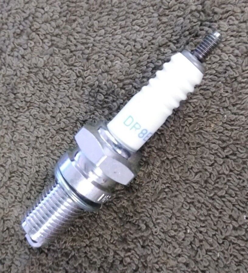 NEW NGK Spark Plug 7162 / DR9EA