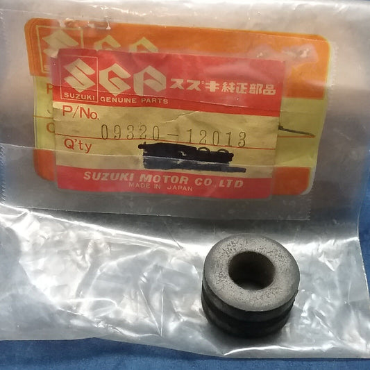 NEW GENUINE SUZUKI 09320-12013 CUSHION, REAR NO. 1, FUEL TANK SEAT