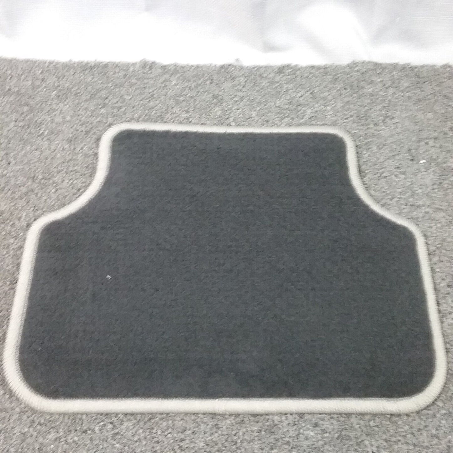 GENUINE GM HHR PRD-03002-DM-1R / PM-1 / RM-1 / RM-2  4 PC CARPET SET